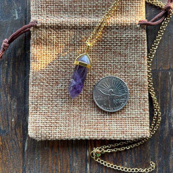 Gold plated Amethyst Point Necklace with gold plated Stainless Steel Chain - Picture 2 of 2